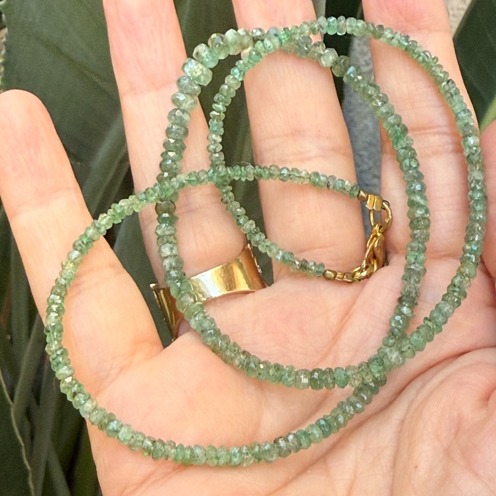 Faceted natural emerald bead necklace - Picture 13 of 14